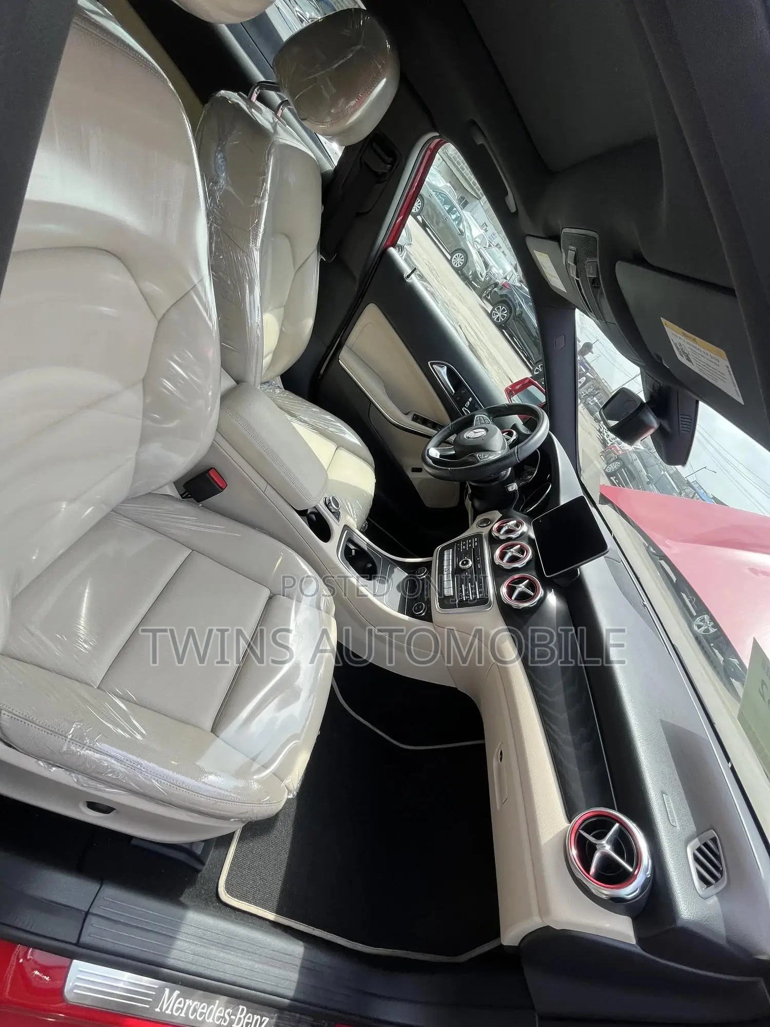 Mercedes-Benz GLA 250 2021 Red