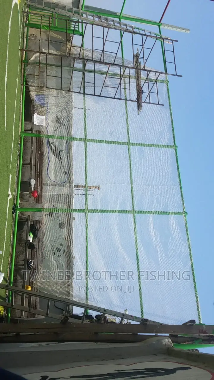Ppe Net to Cover Fields and Post