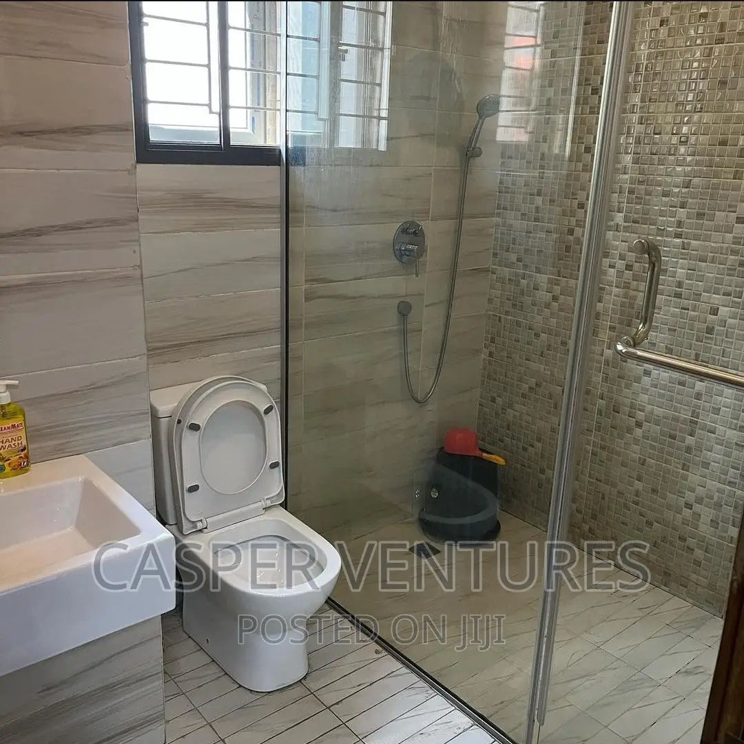 Simple and Fancy Room in Idado
