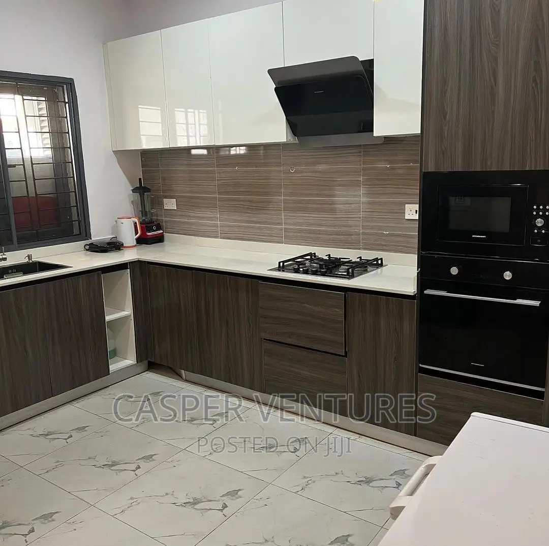 Simple and Fancy Room in Idado