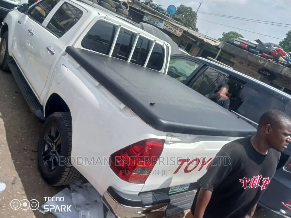 Boot Cover Shock for Toyota Hilux =