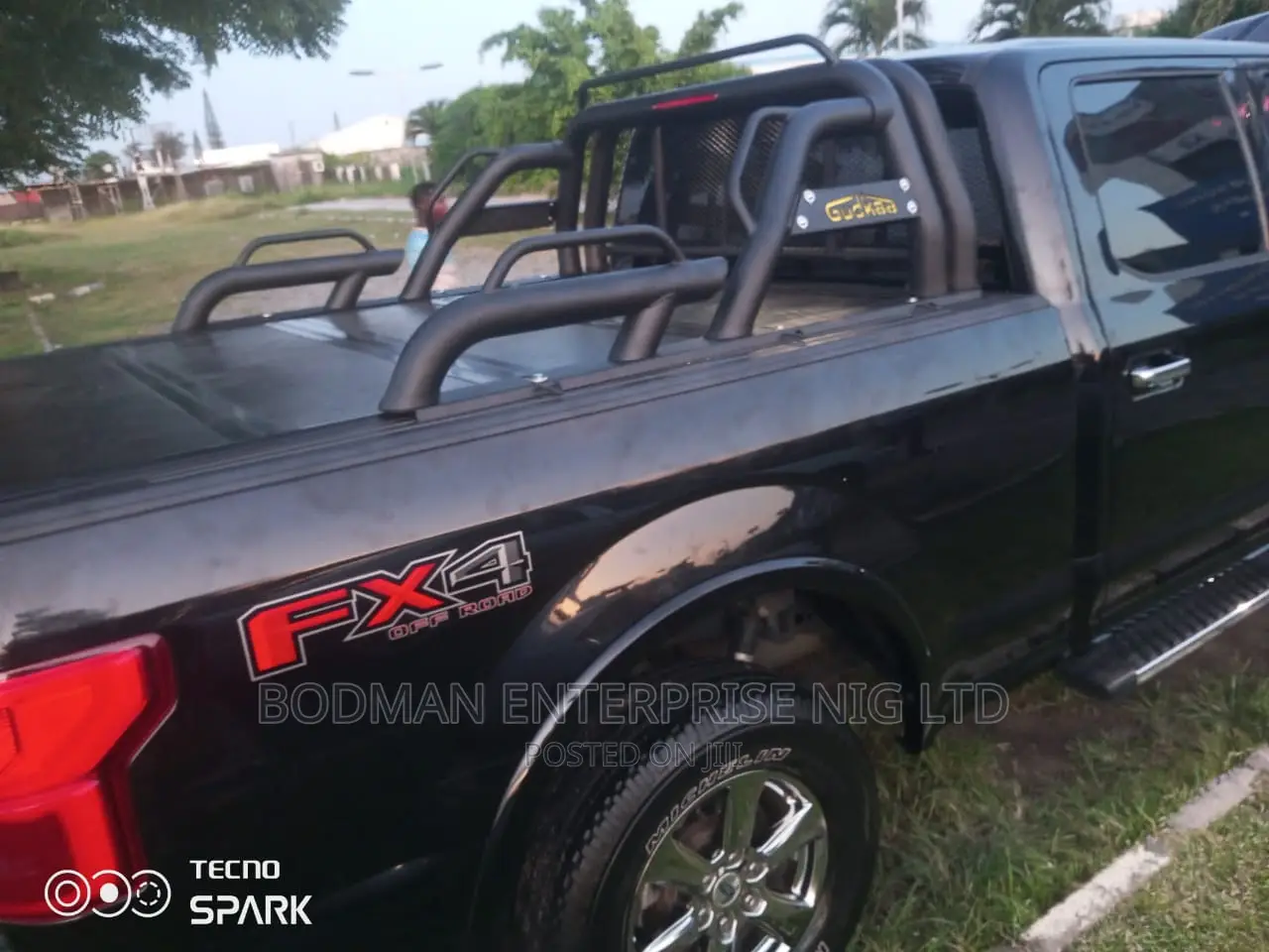 Rolling Boot Cover With Rugged Spoiler for F150 =