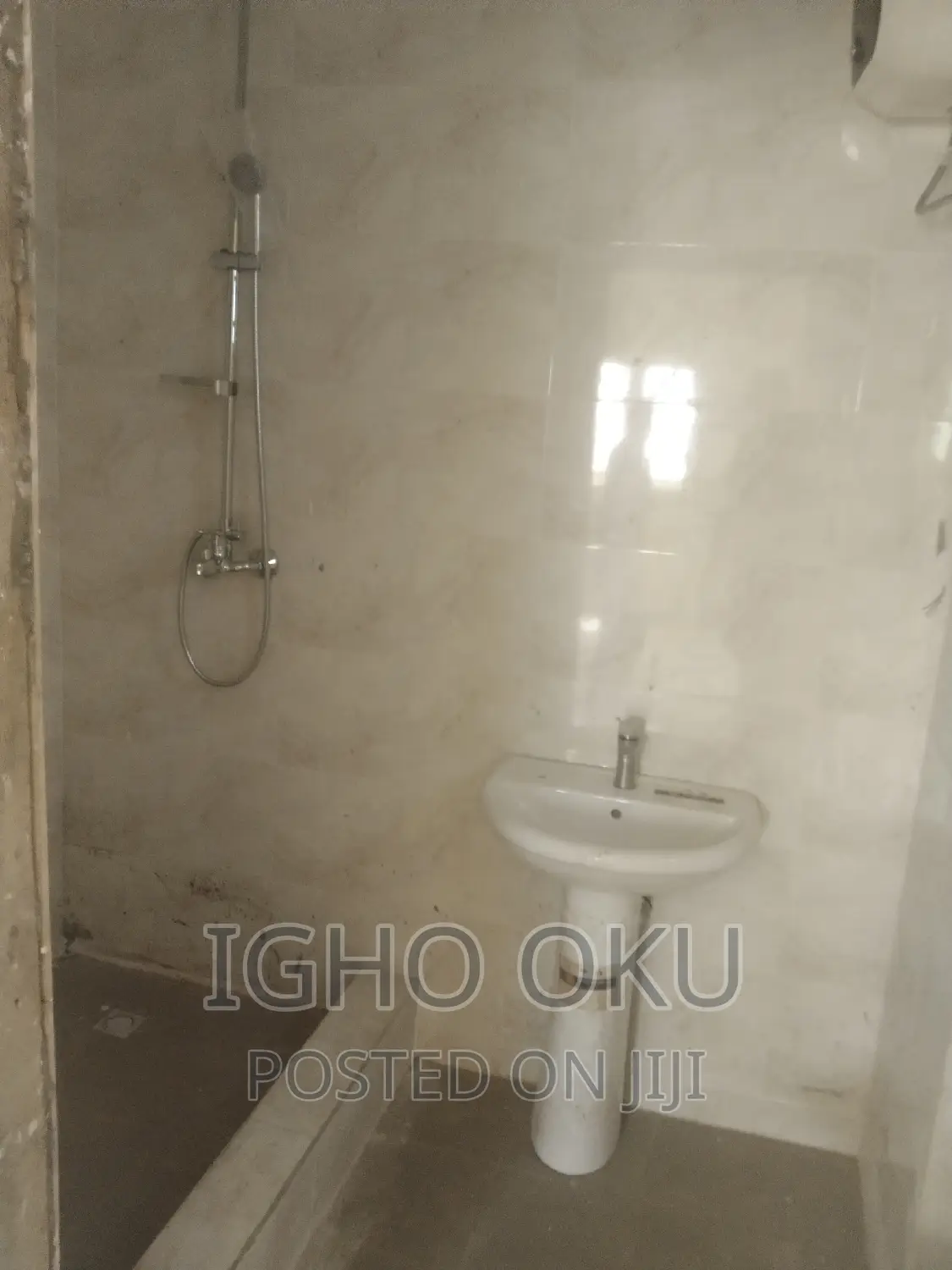 Brand New 3 Bedroom Flat for Sale in Dawarki