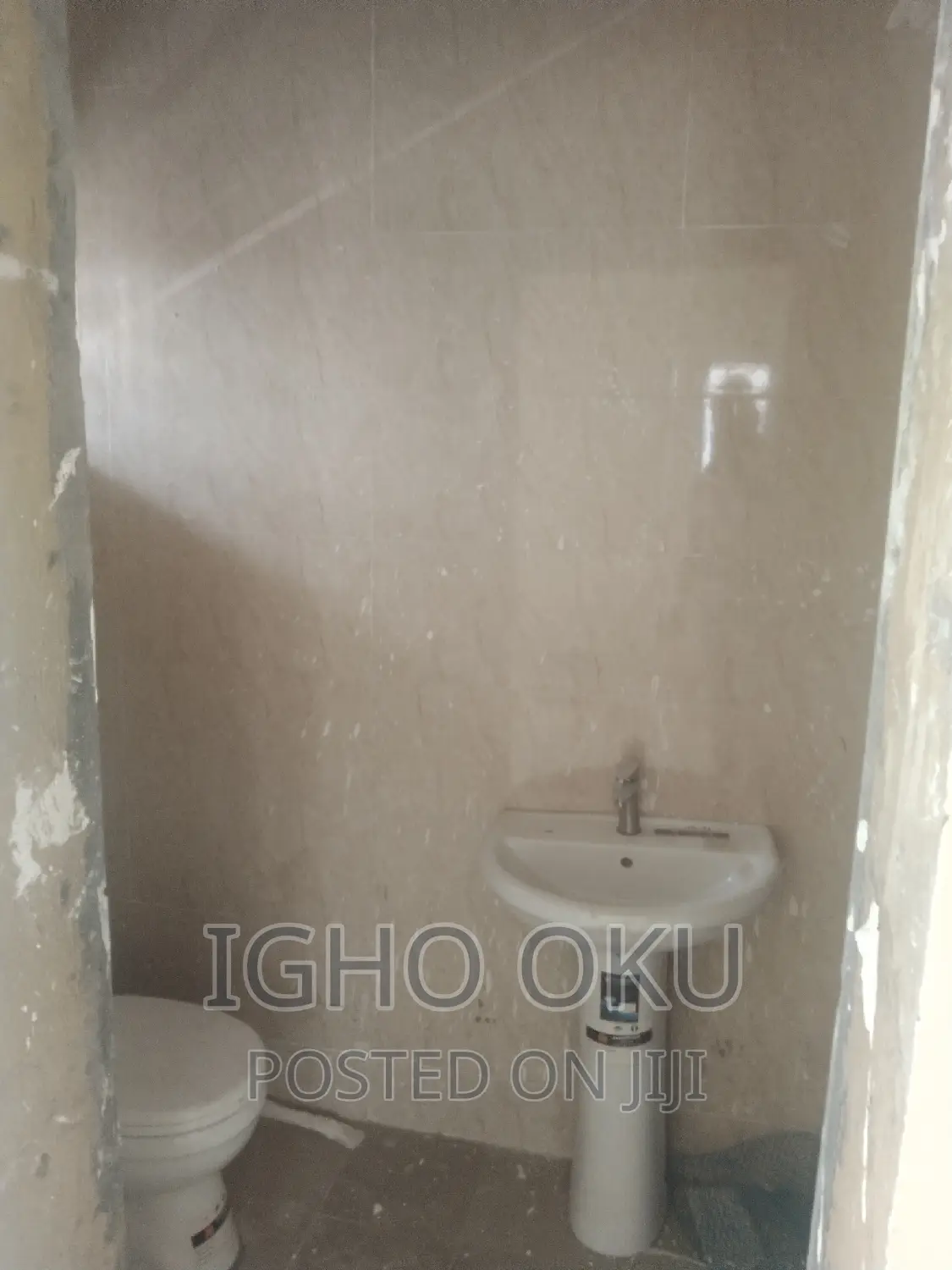 5bdrm Townhouse/Terrace in Dawaki for sale