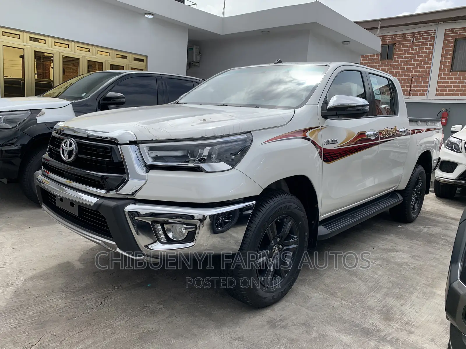 New Toyota Hilux 2022 White