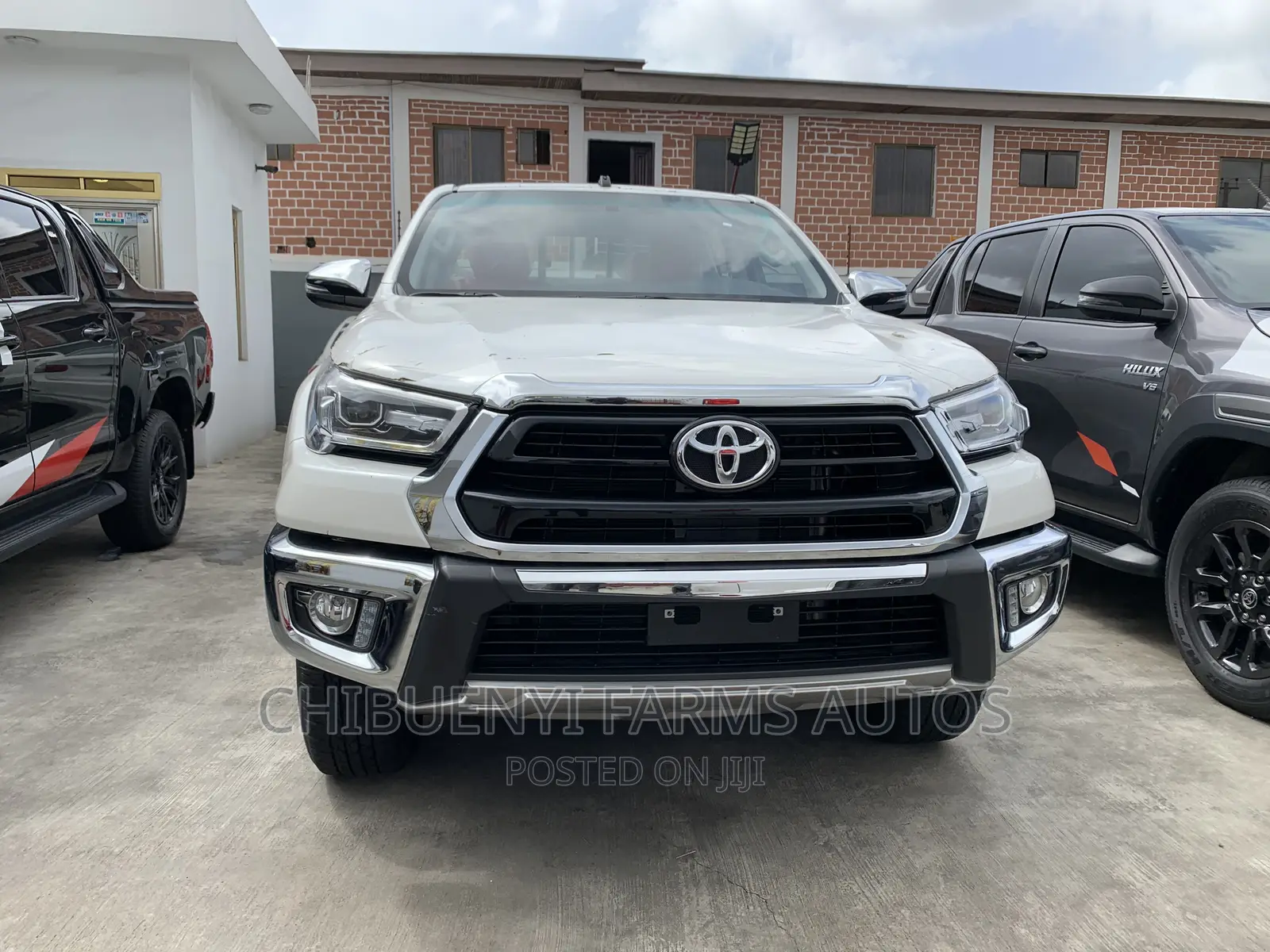 New Toyota Hilux 2022 White