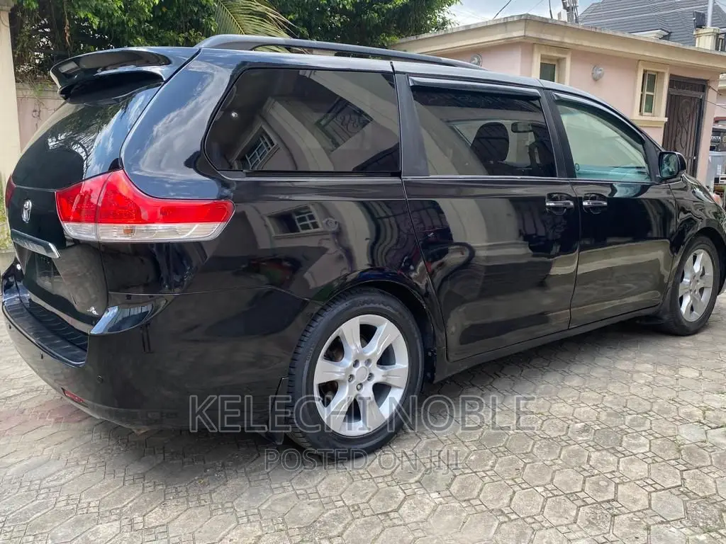 Toyota Sienna Limited 7 Passenger 2011 Black