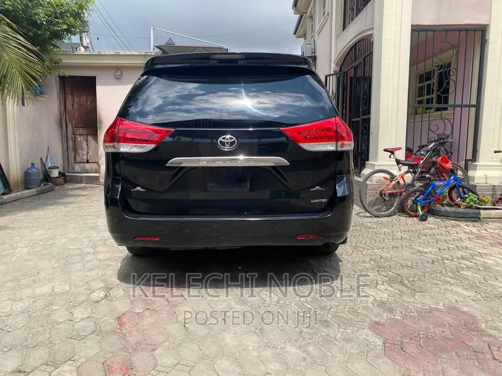 Toyota Sienna Limited 7 Passenger 2011 Black