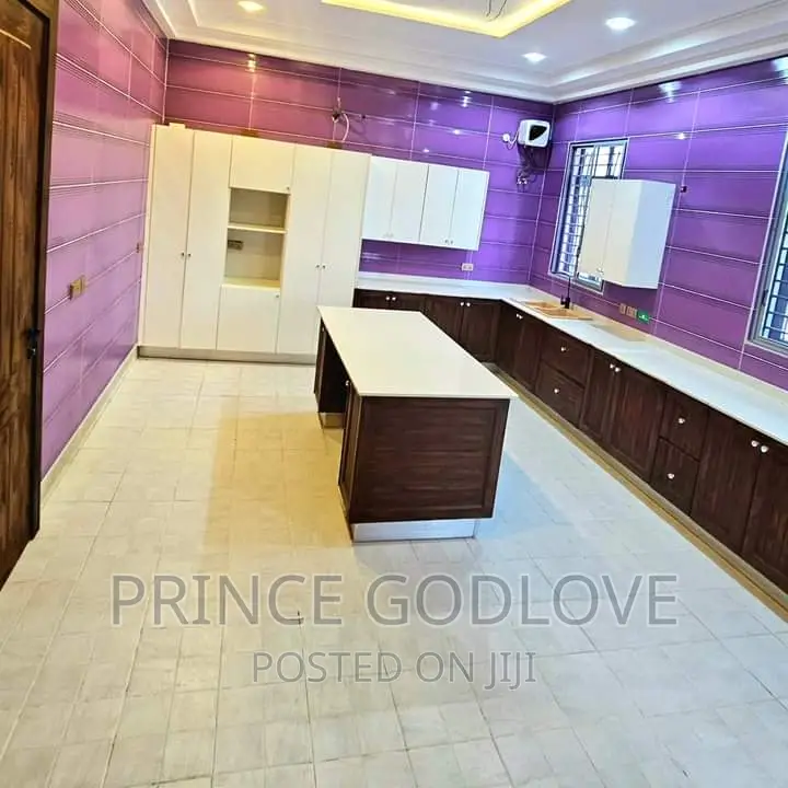 7bdrm Duplex in Asokoro for sale