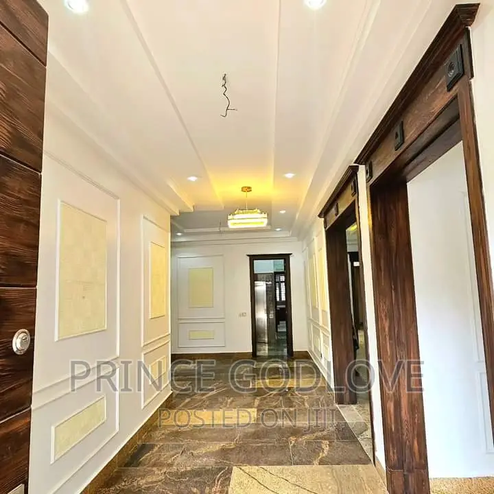 7bdrm Duplex in Asokoro for sale