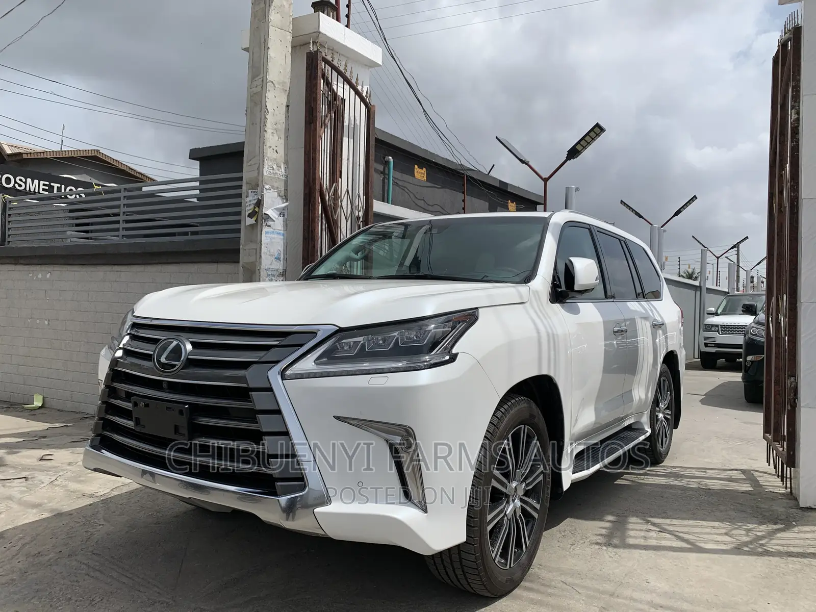 Lexus LX 570 (5 seats) AWD 2019 White