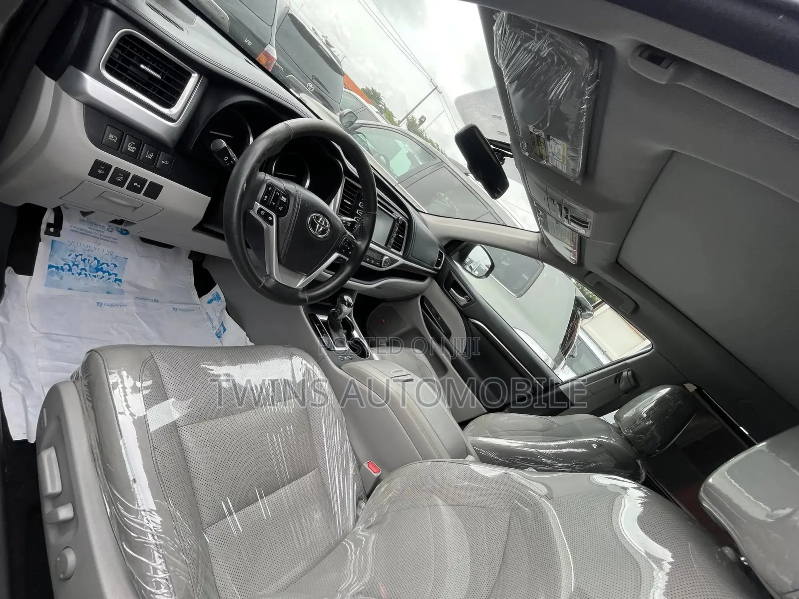 Toyota Highlander Limited 4dr SUV AWD (3.5L 6cyl 6A) 2015 Gray