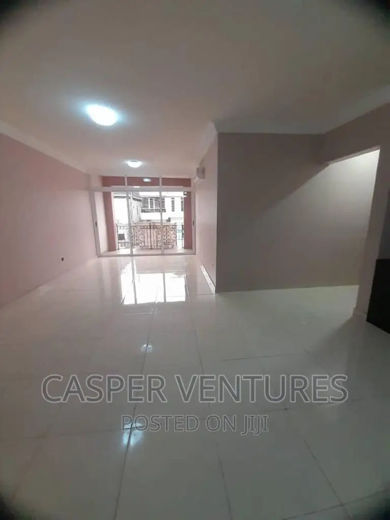 3bdrm Apartment in Chevron for rent