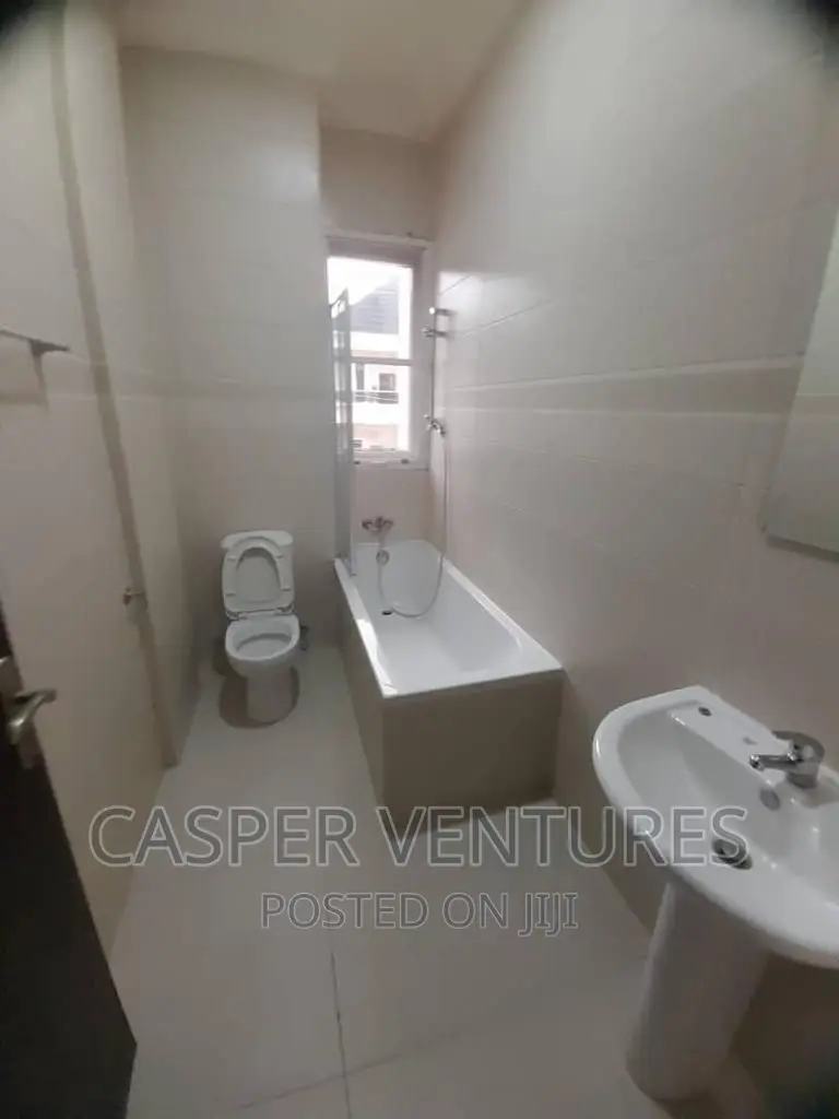 3bdrm Apartment in Chevron for rent