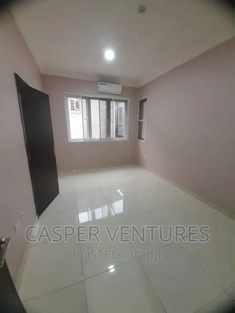 3bdrm Apartment in Chevron for rent