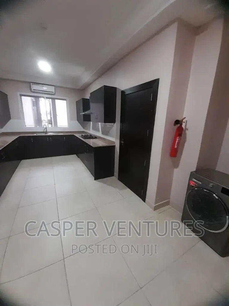 3bdrm Apartment in Chevron for rent