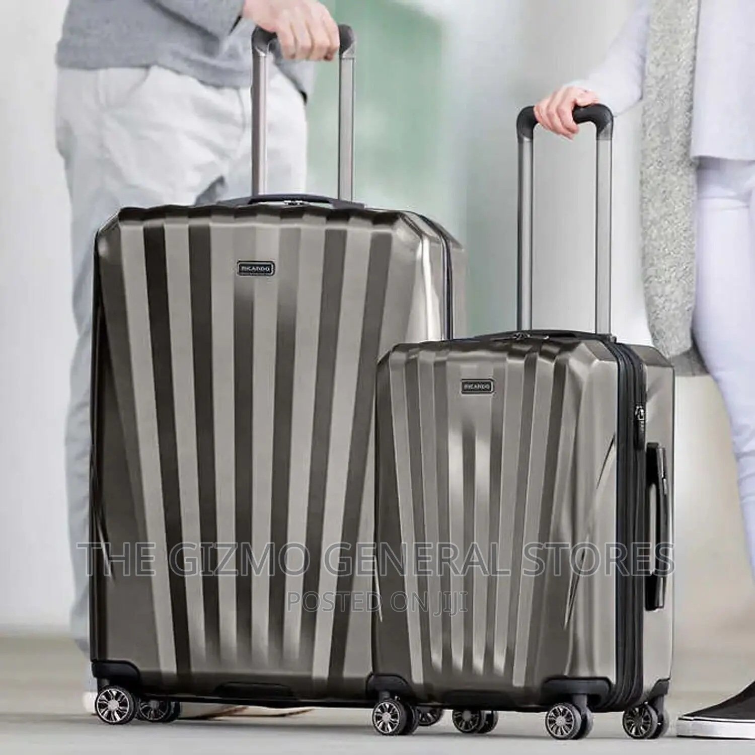 Ricardo Beverly Hills Greenfield 2piece Wheeled Luggage Set