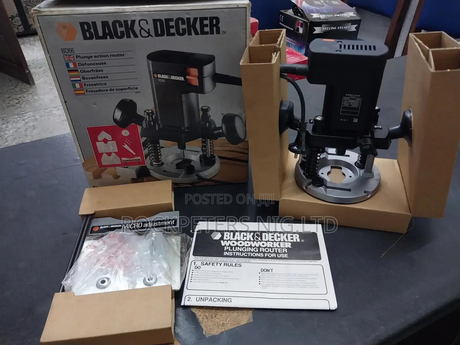 Black and Decker BD66 Woodworker Plunging Router