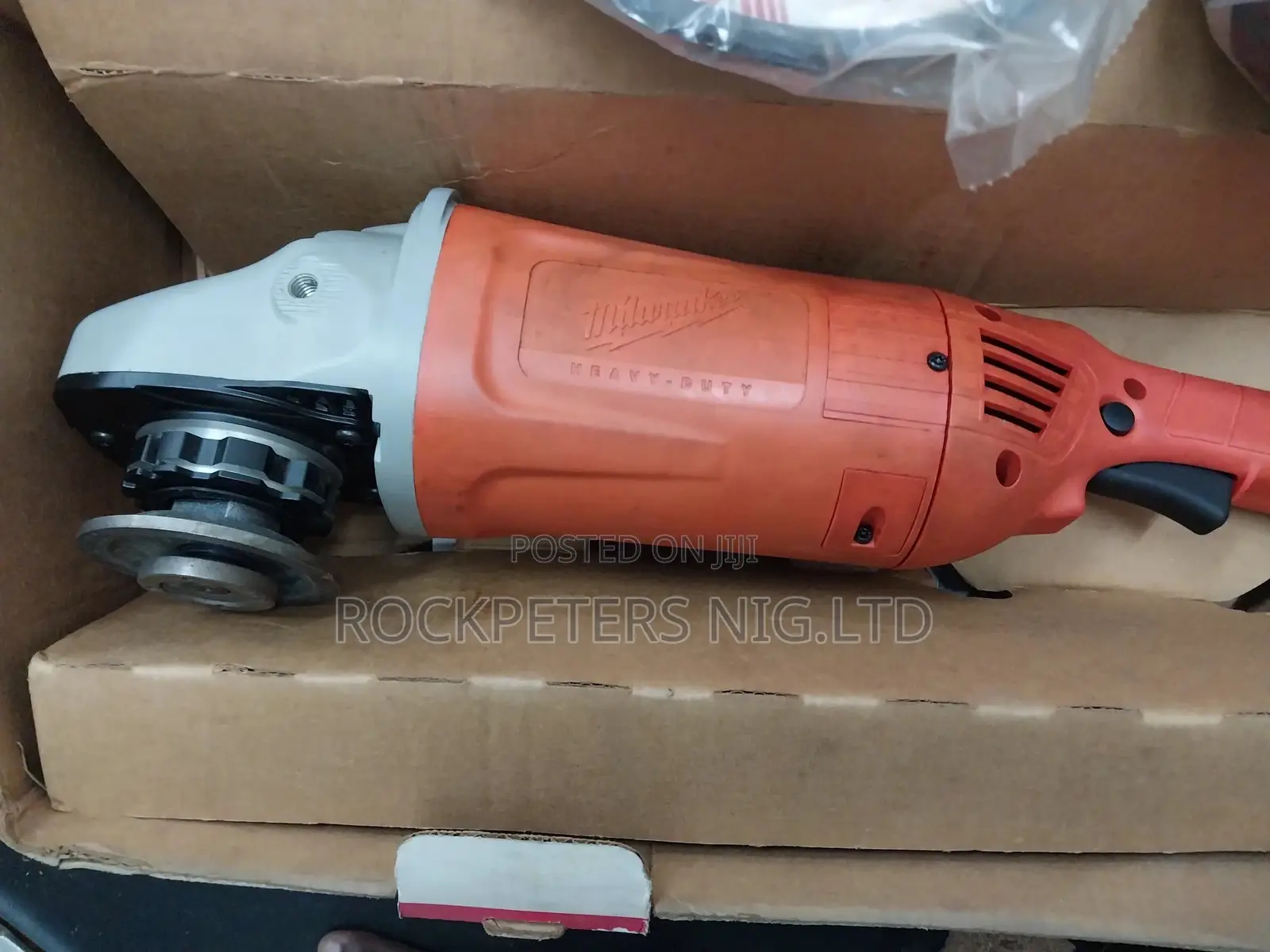 Milwaukee Grinder — 7in. 4 HP, 6000 RPM, 15 Amp, Model 6088