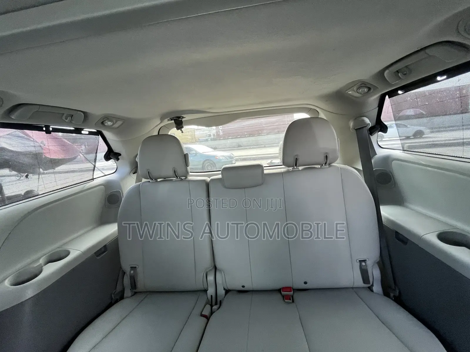 Toyota Sienna Limited 7 Passenger 2012 Silver