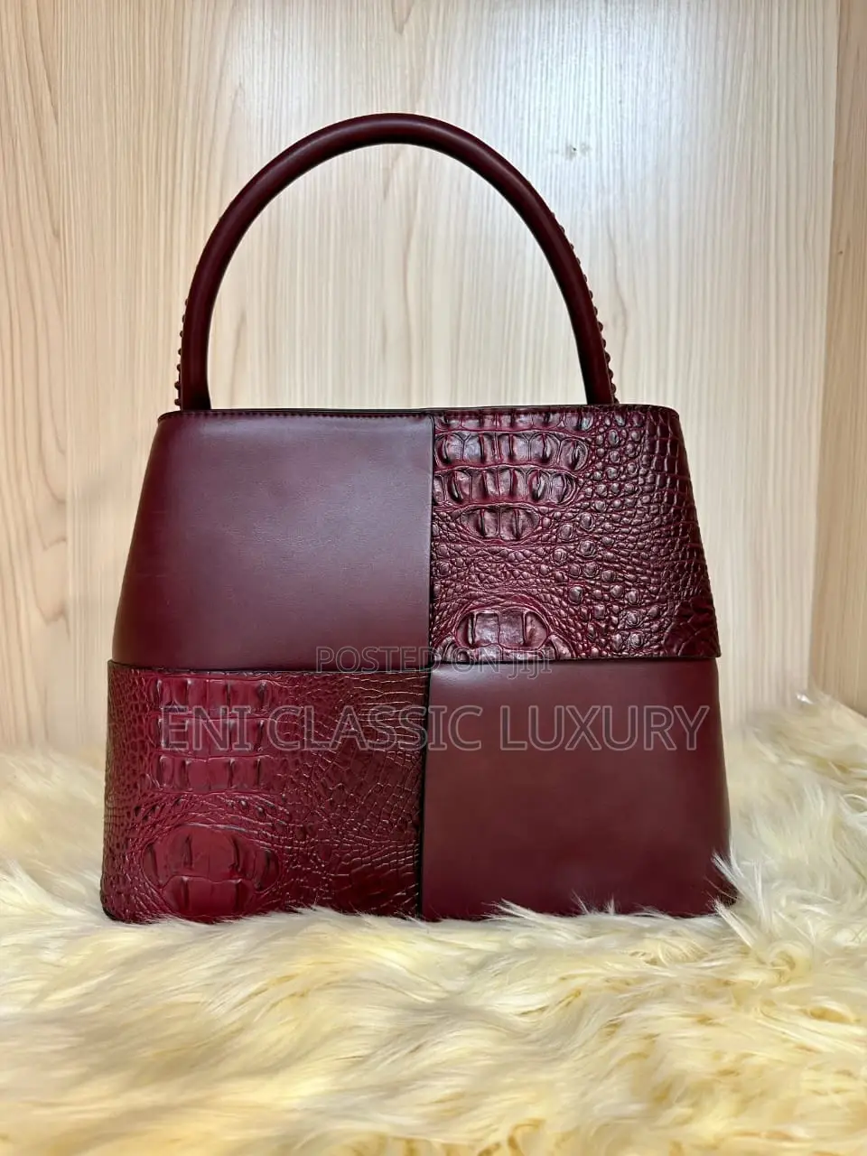 Most Wanted Trending Luxury Bags for Women's Available