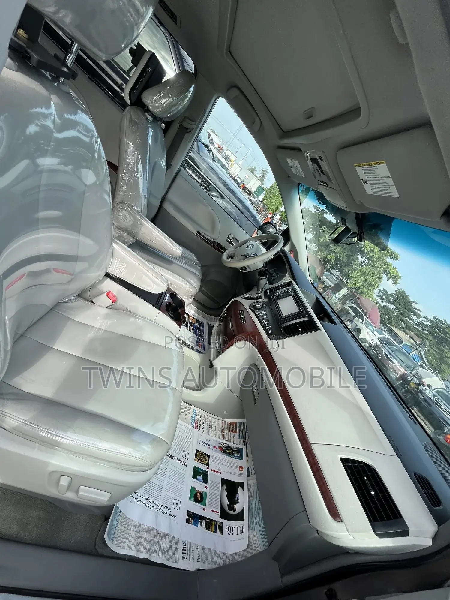 Toyota Sienna XLE 8-Passenger 4dr Minivan (3.5L 6cyl 6A) 2014 Gray