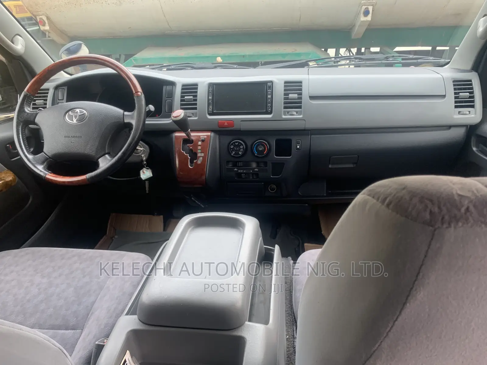 Toyota HiAce 2010 Blue