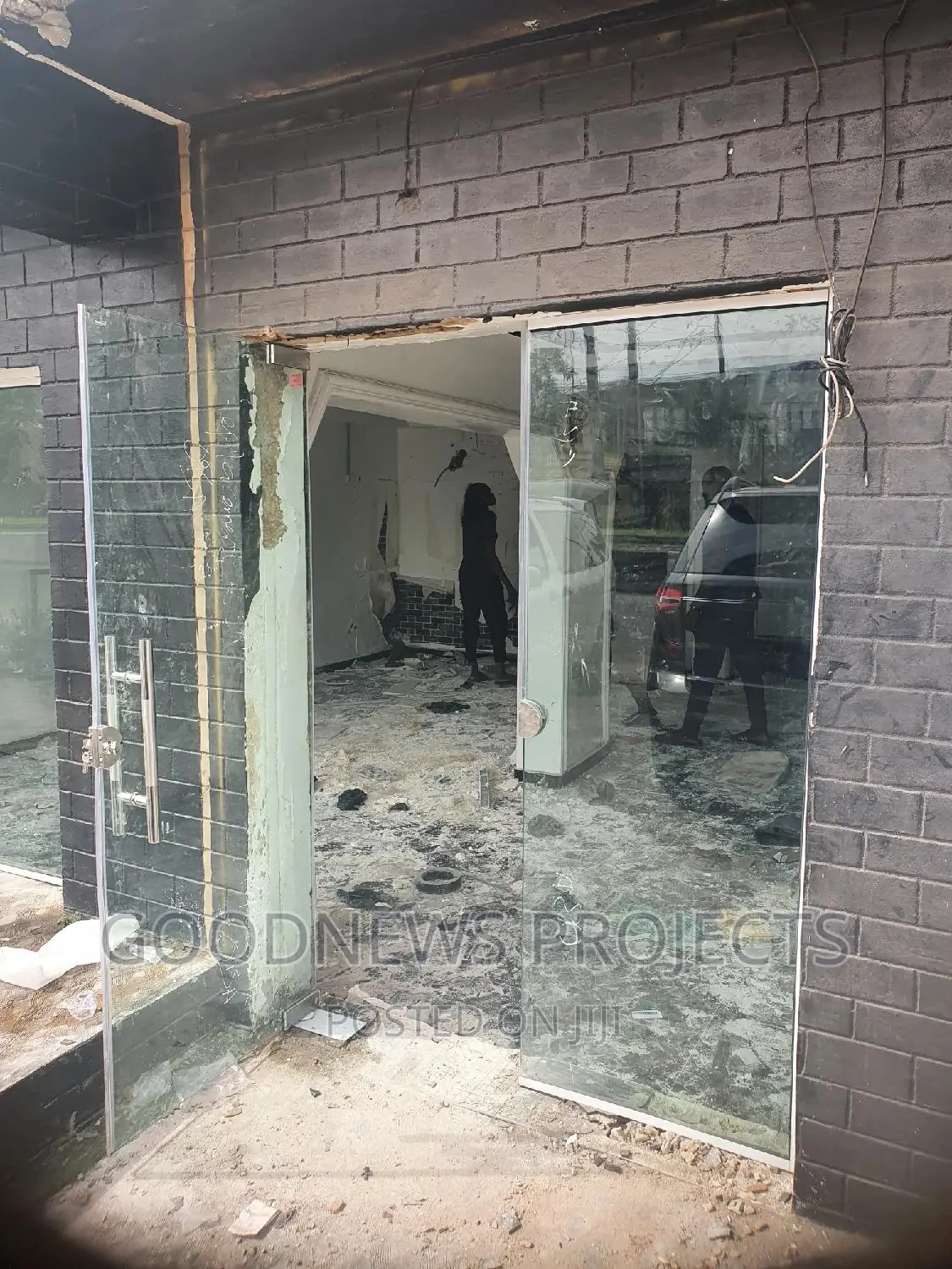 Showroom/Stores Entrance Glass Door