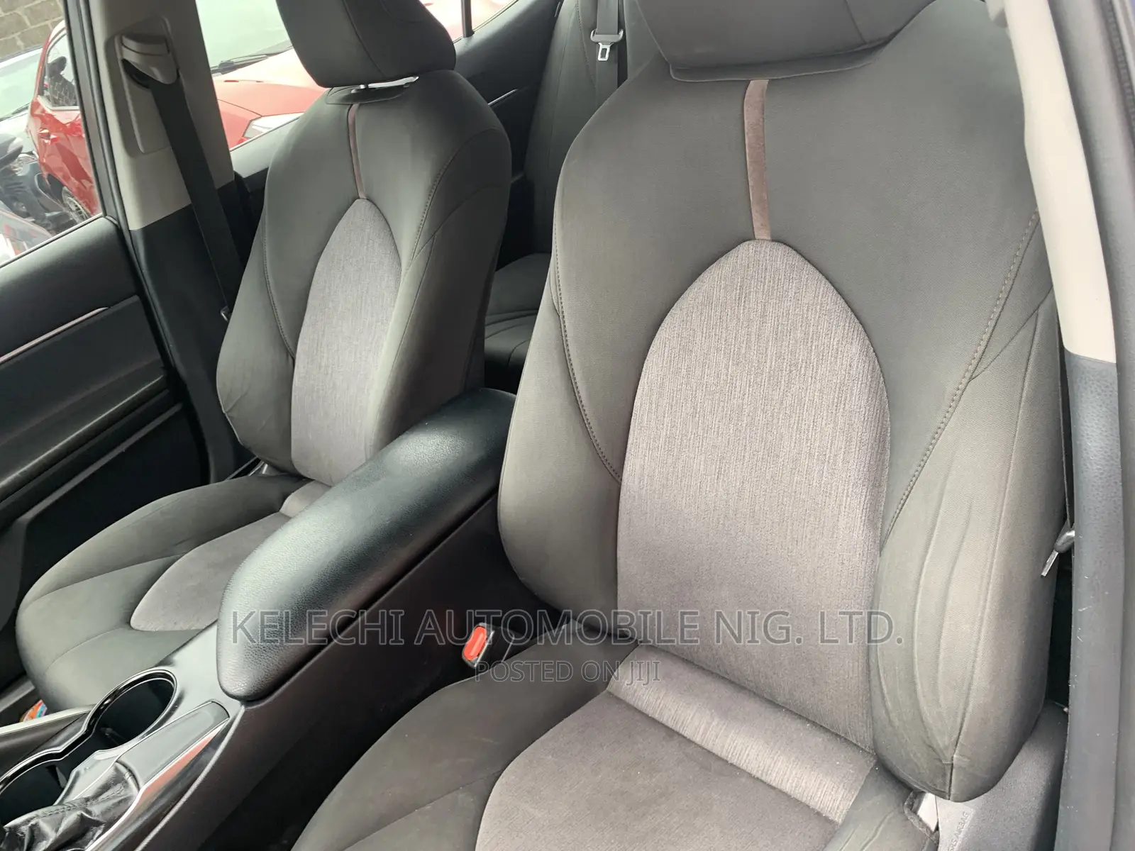 Toyota Camry LE (2.5L 4cyl 8A) 2019 Blue