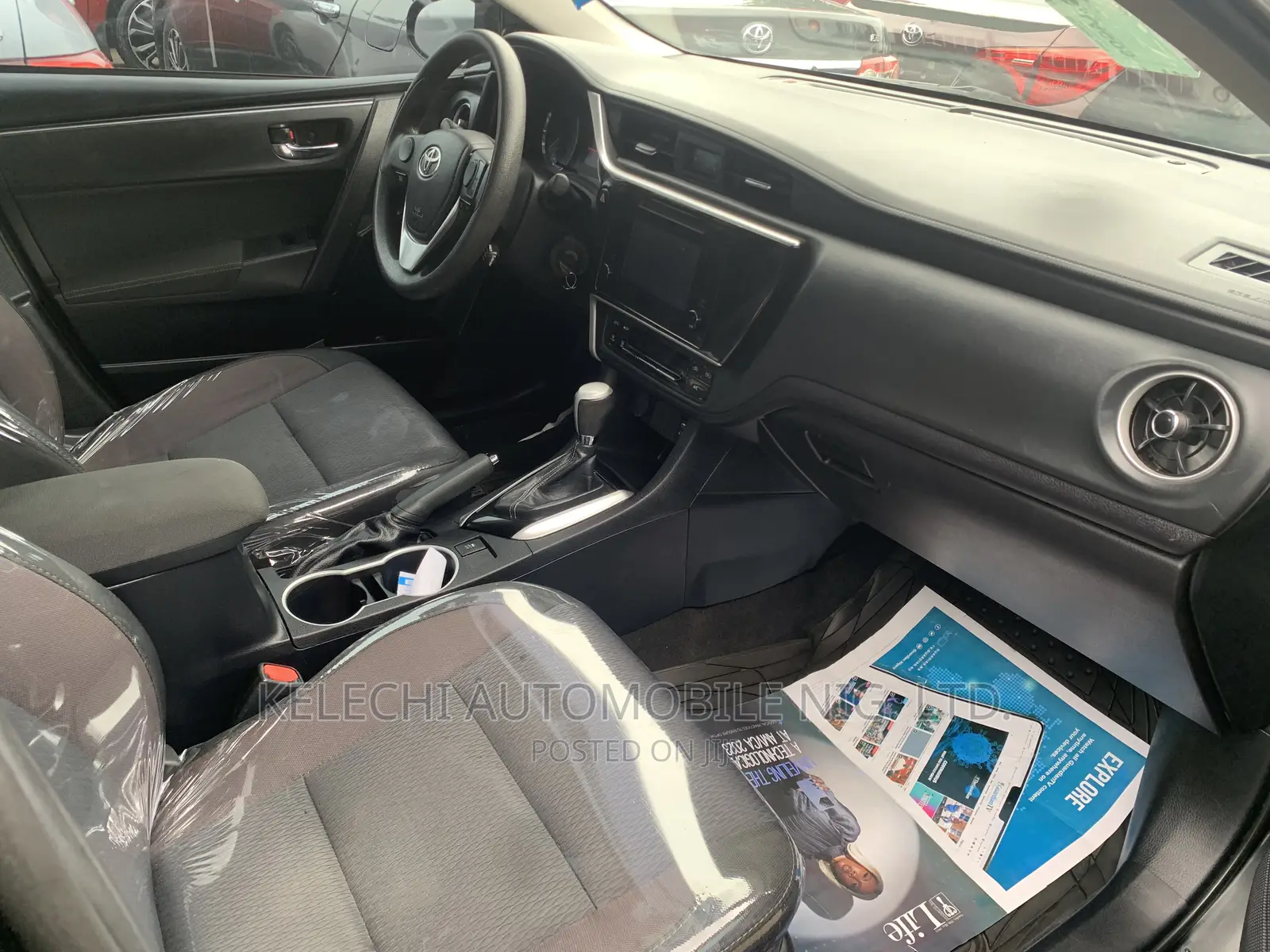 Toyota Corolla LE (1.8L 4cyl 2A) 2018 Black