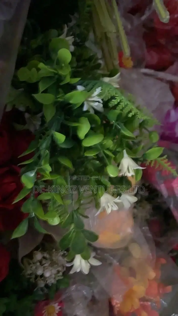 Artificial Dropping Flowers/Carpet Grass PAYMENT ON DELIVERY