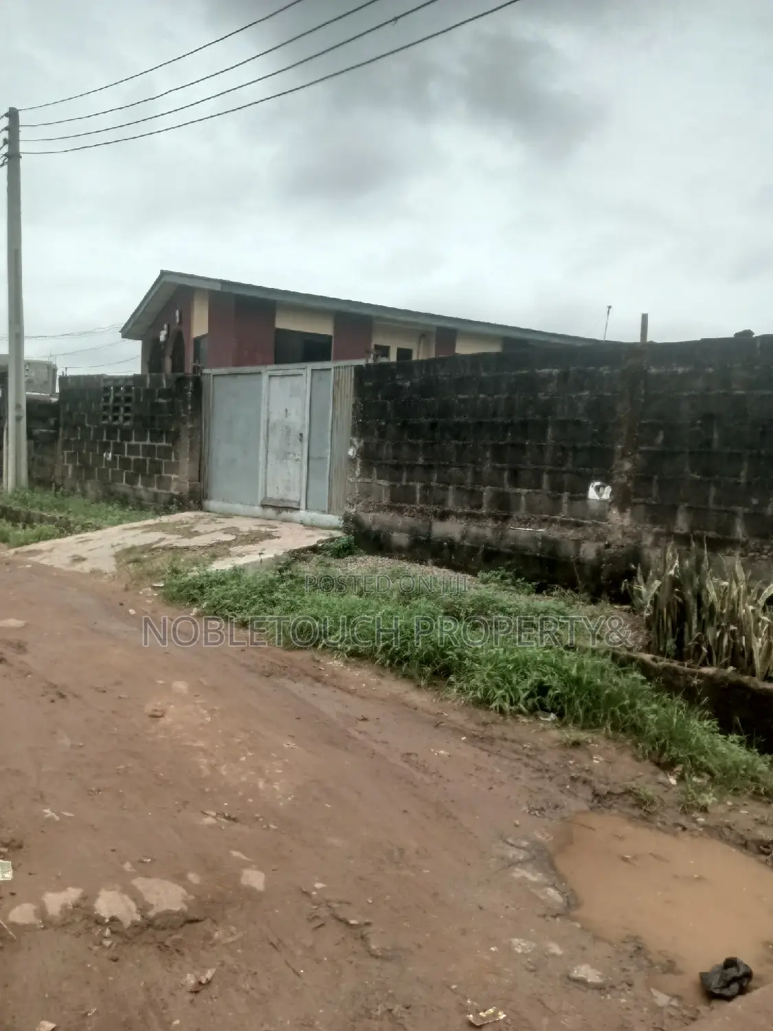 Dry Table Land Fence Round With Gate