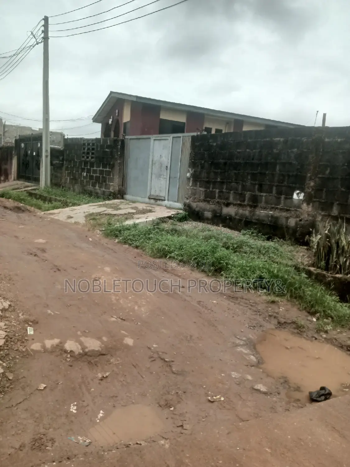 Dry Table Land Fence Round With Gate