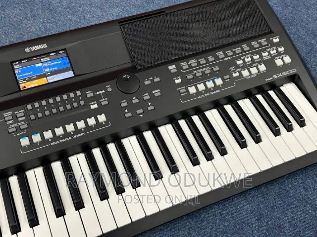Yamaha PSR-SX600 Arranger Workstation Keyboard Piano