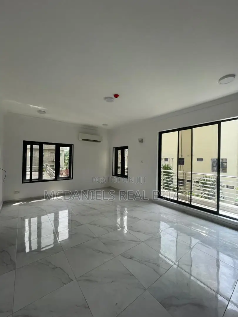 3bdrm House in Lekki, Ahmadu Bello Way for rent