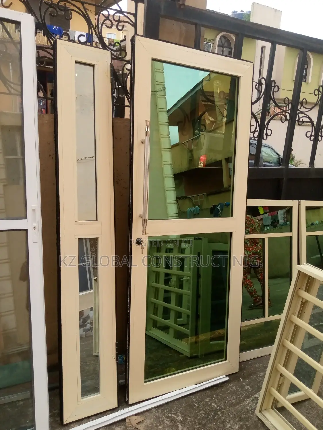 Aluminum Swing Door Series With Down Closer Engine