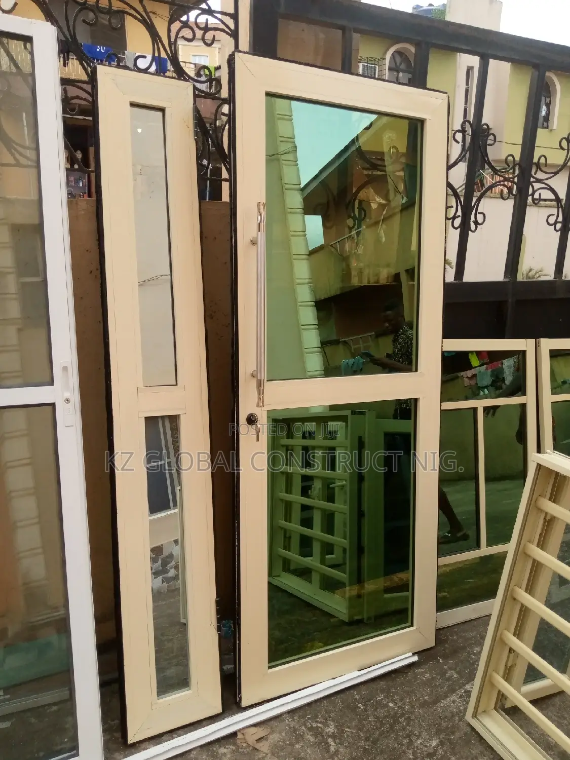 Aluminum Swing Door Series With Down Closer Engine