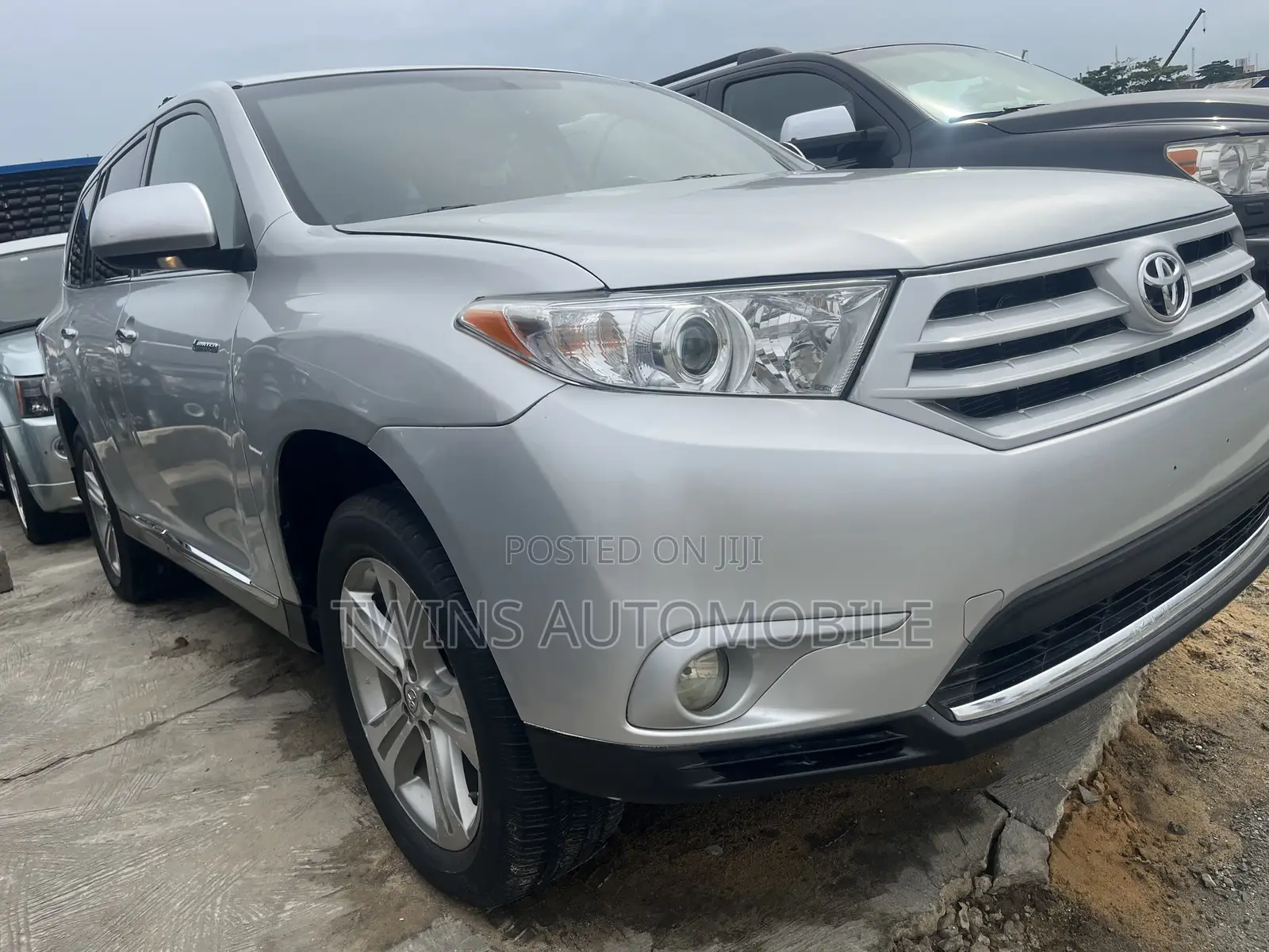 Toyota Highlander Limited 3.5l 4WD 2013 Silver