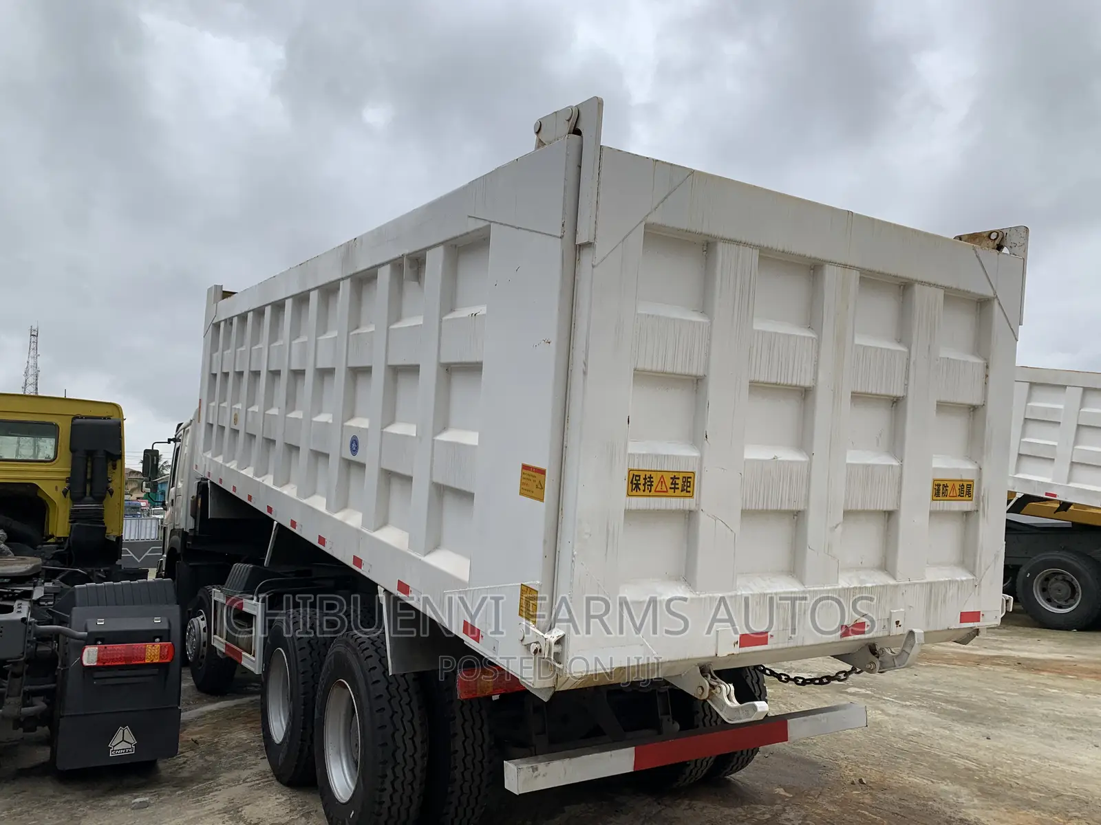 HOWO TRUCK 12tyres - 45tons
