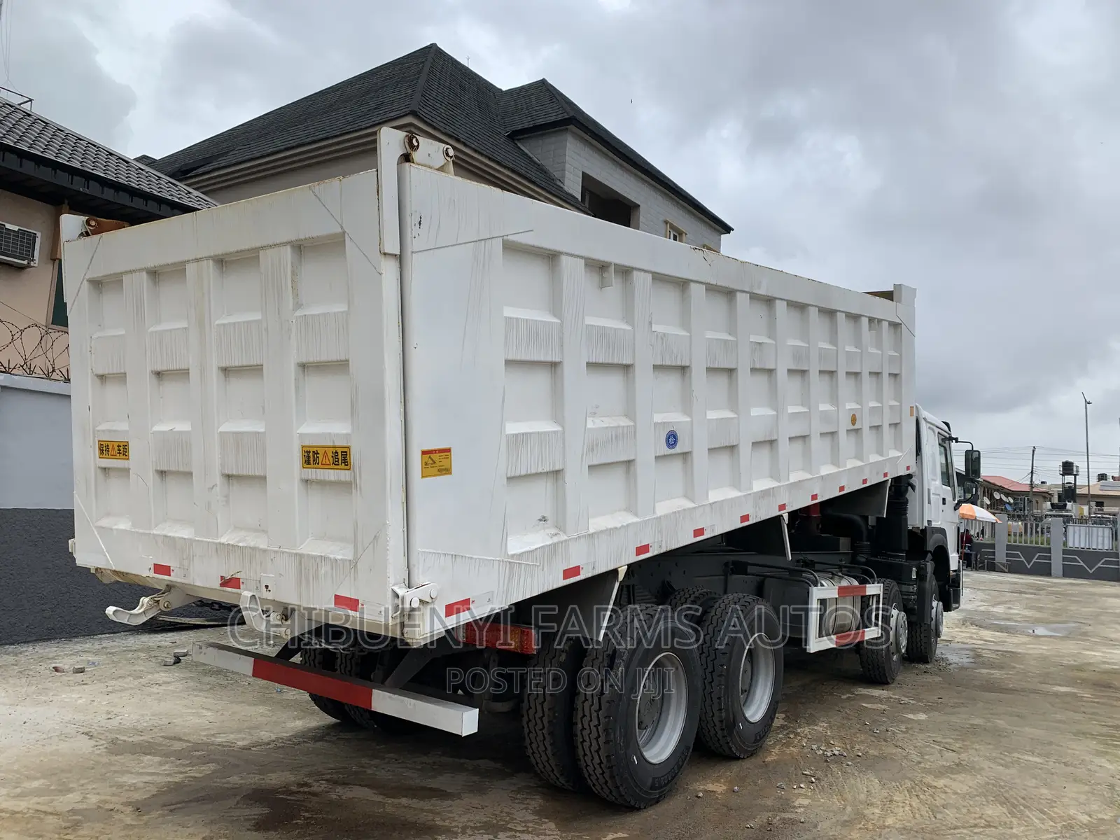 HOWO TRUCK 12tyres - 45tons