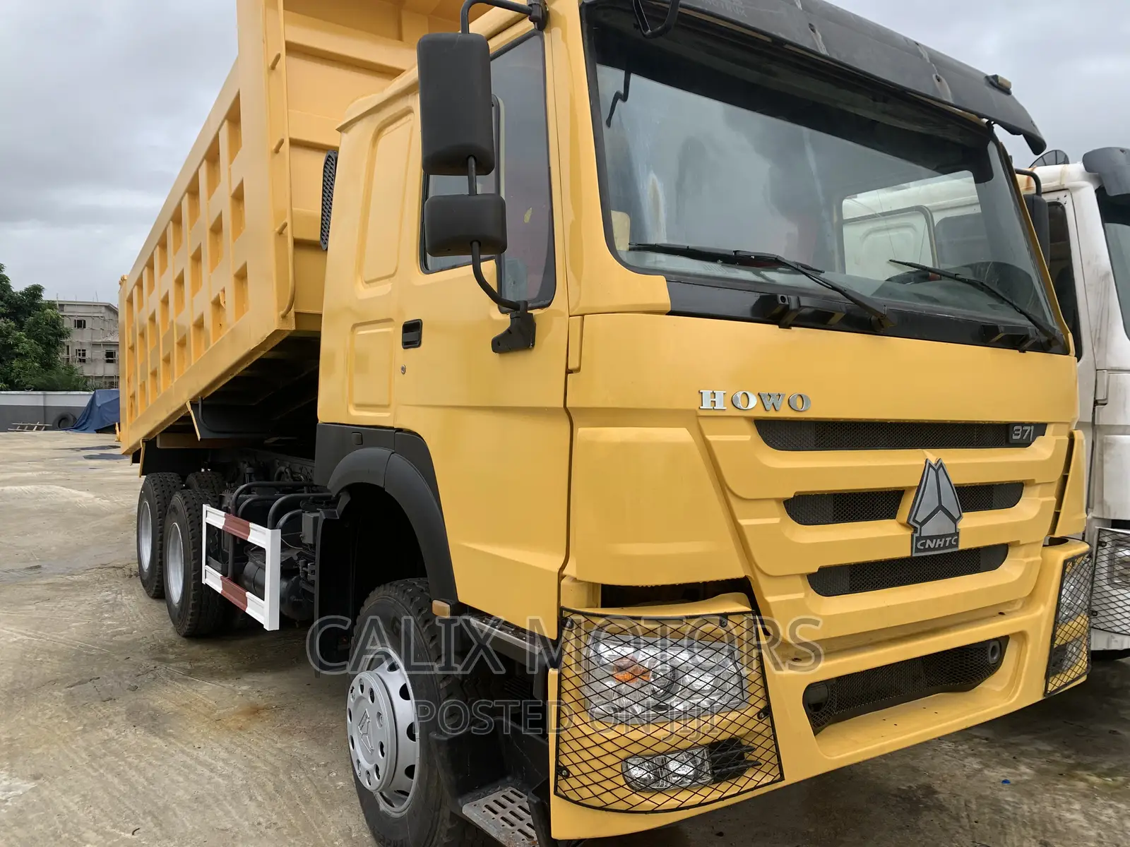 Foreign Used Howo CNHTC Tipper Truck 12 Tires.