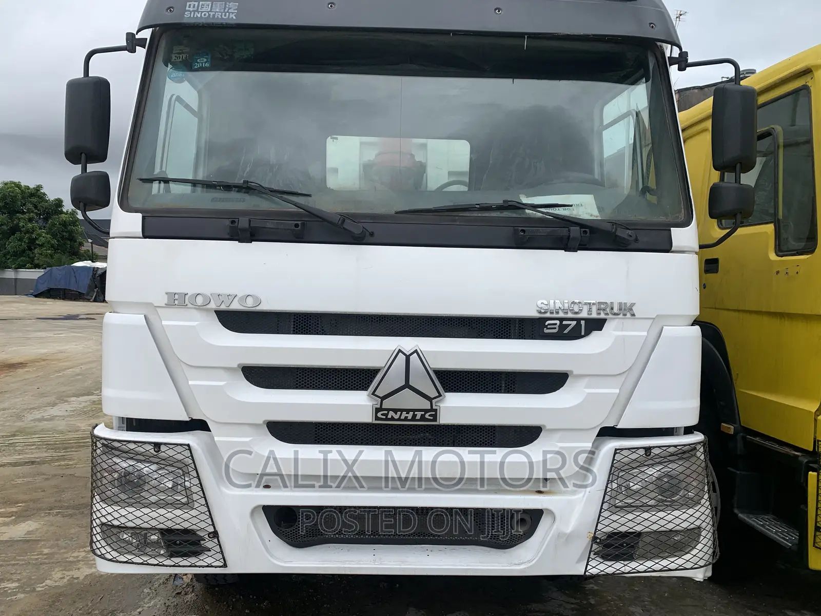 Foreign Used Howo CNHTC Tipper Truck 12 Tires.