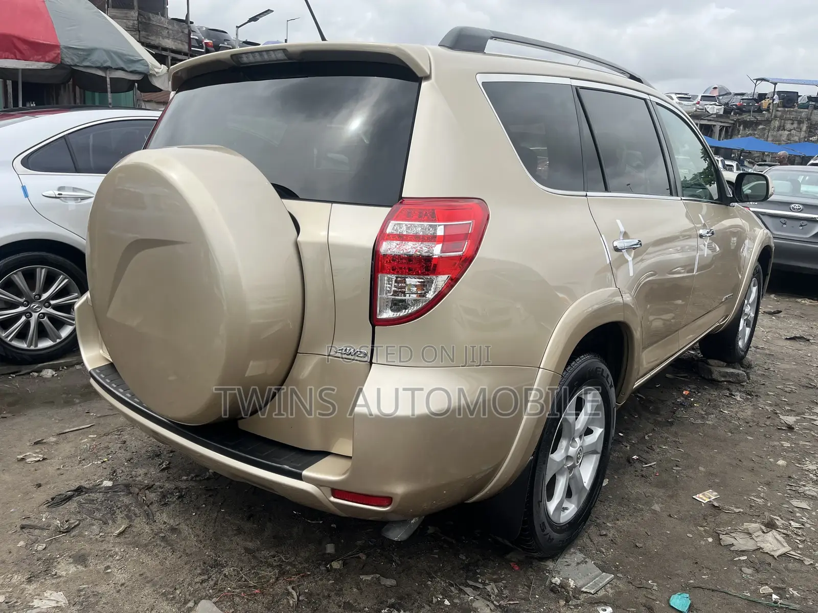 Toyota RAV4 2.5 Limited 2010 Gold