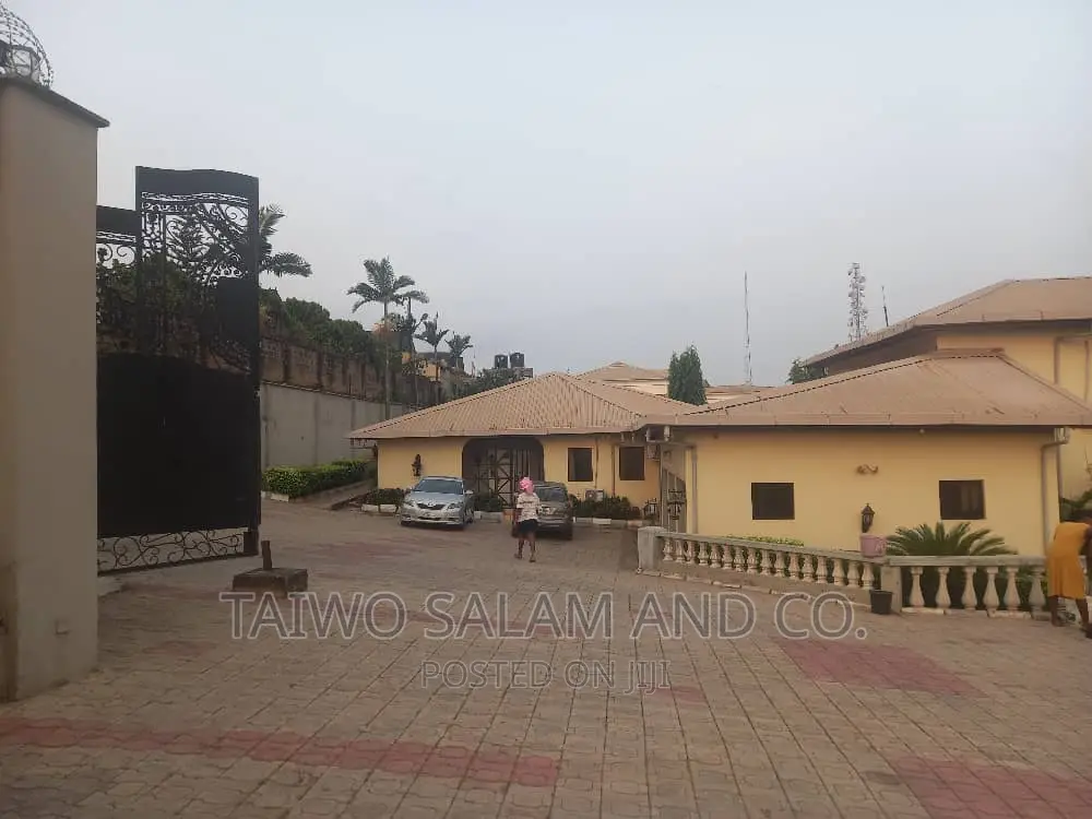 6bdrm Duplex in Agodi Gra, Ibadan for sale