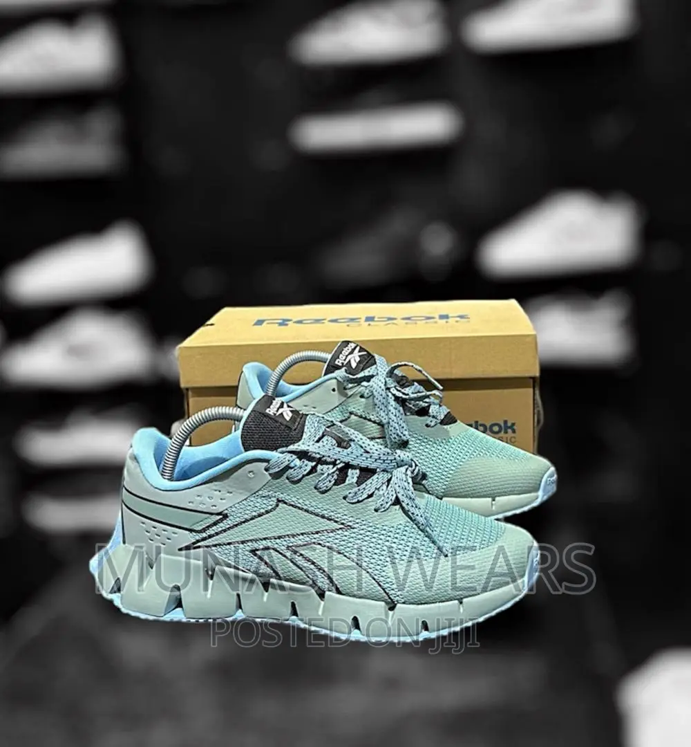Reebok Runnner Sneakers