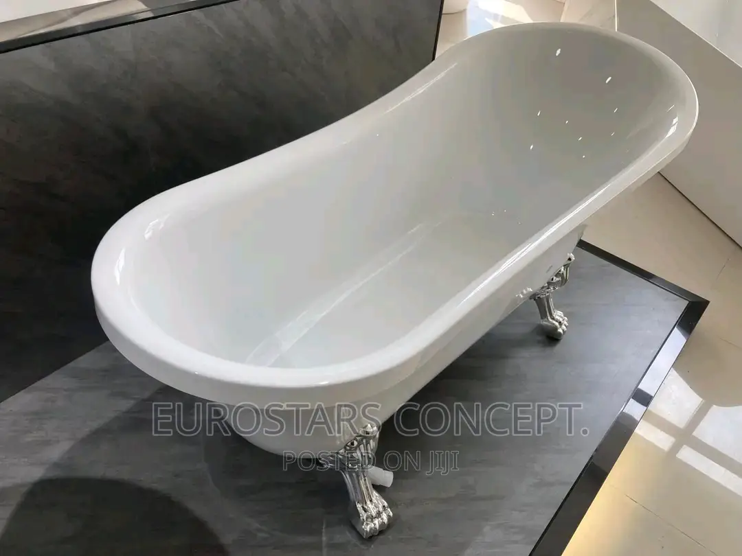 White Royal Executive Bath Tub