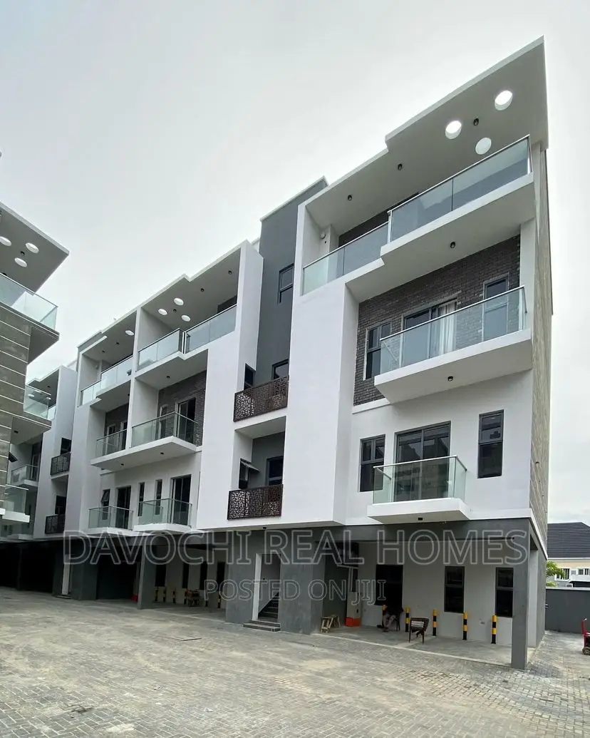 2bdrm Maisonette in Lekki Phase One for rent