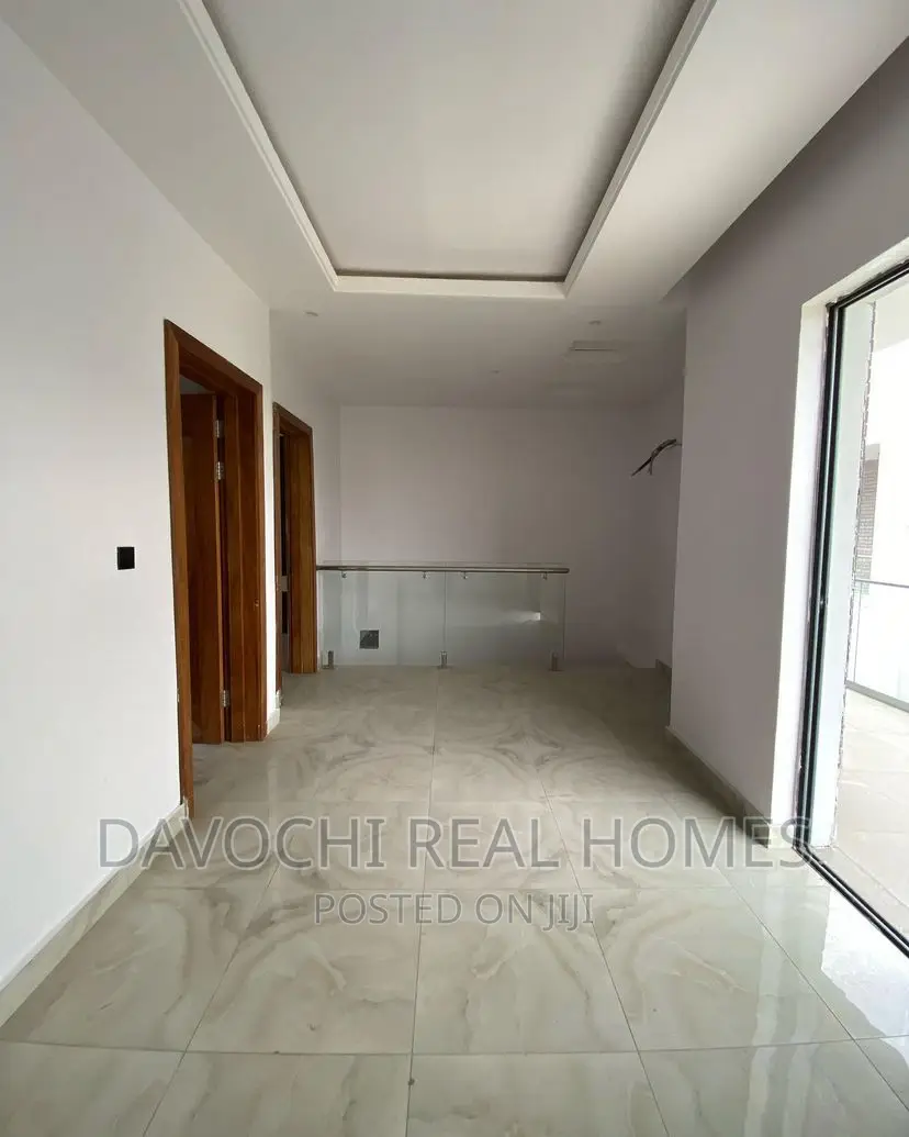 2bdrm Maisonette in Lekki Phase One for rent