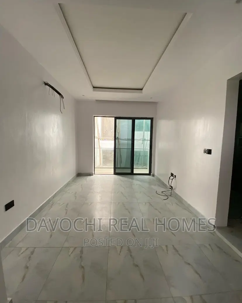 2bdrm Maisonette in Lekki Phase One for rent