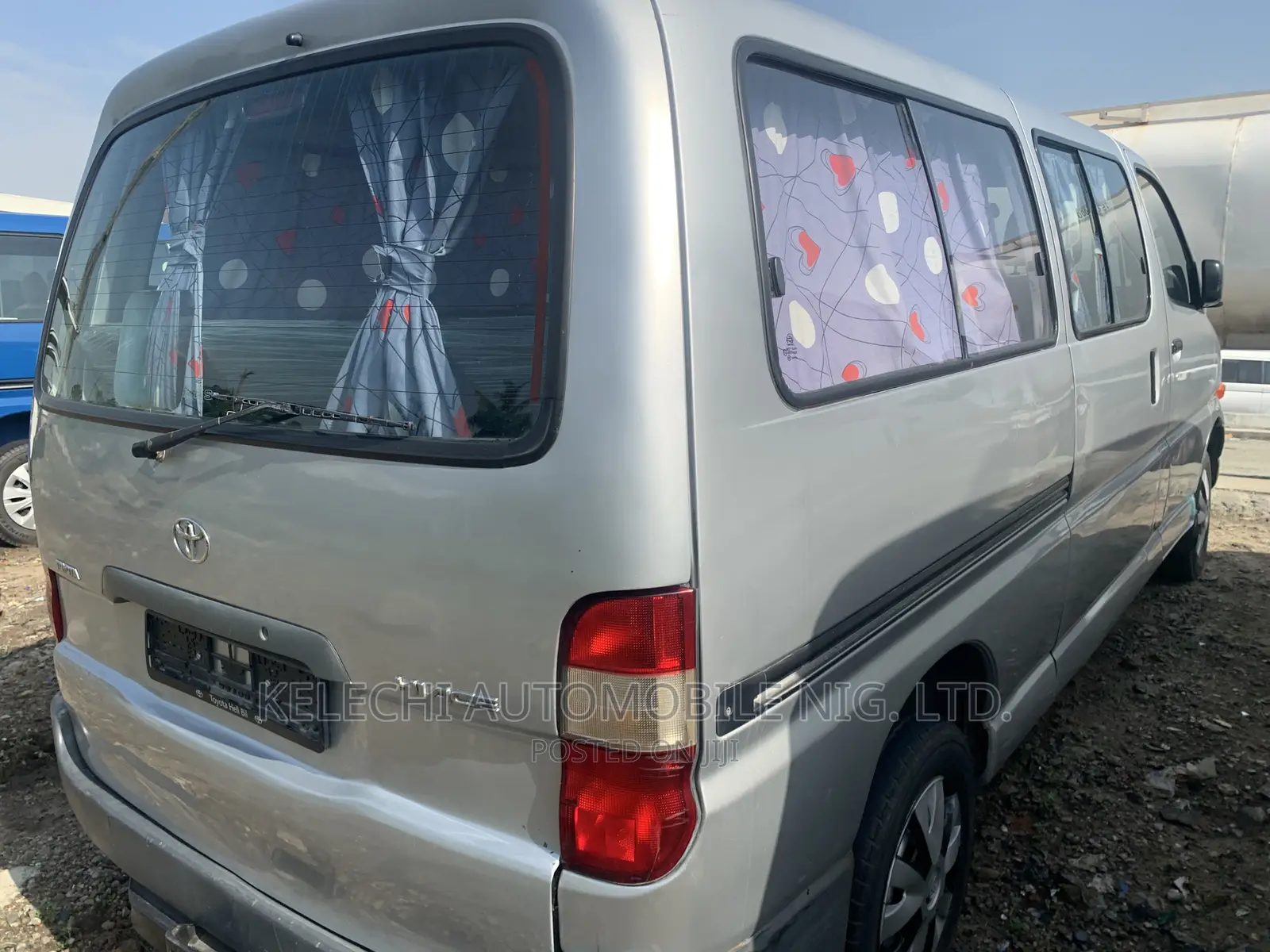 Toyota HiAce 2005 Silver
